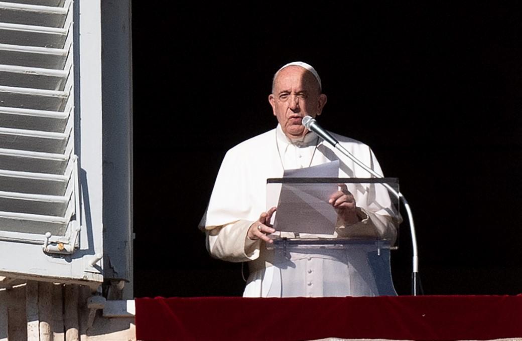 Papa Franjo pozvao na odbacivanje mobilnih telefona: Komunicirajte međusobno