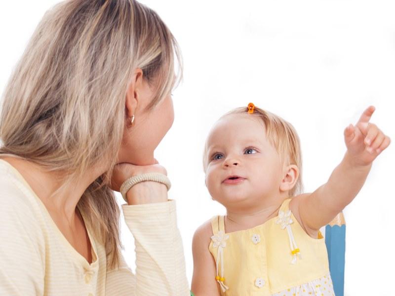 Kako pomoći bebi da izgovori prve riječi