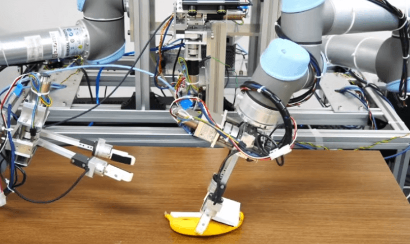 Robot ogoli bananu za tri minute - Avaz