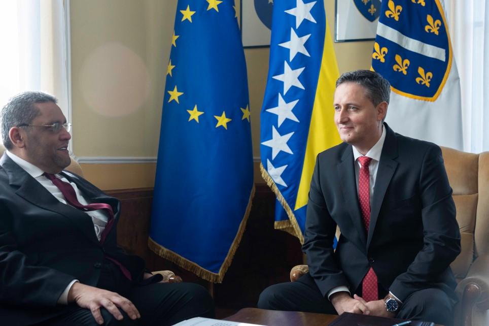 Bećirović razgovarao s ambasadorom Katara o saradnji