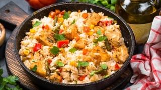 Mediteranska mješavina riže, tunjevine i povrća