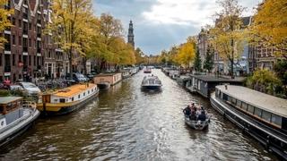 Amsterdam vrvi turistima: Vlasti planiraju prepoloviti broj riječnih kruzera