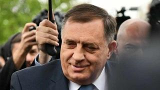 Video / Dodik stigao u Sud BiH: Pristalice uzvikivale "Mile, Mile"