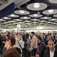 Haos na aerodromima u Velikoj Britaniji: Hiljade putnika zaglavljeno