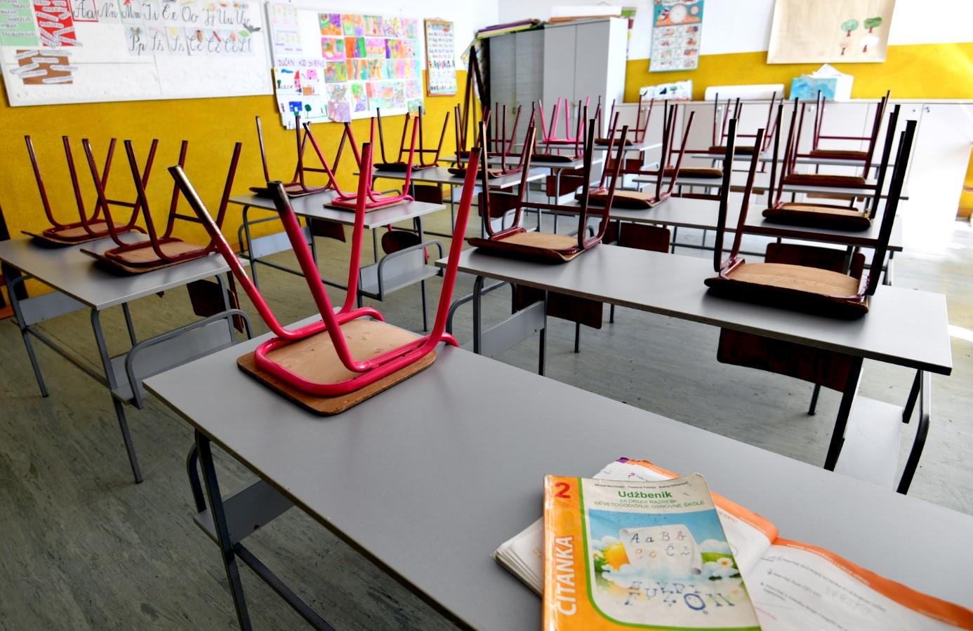 Sindikat obrazovanja: Uposlenici jedne osnovne škole u KS u samoizolaciji, niko nije testiran
