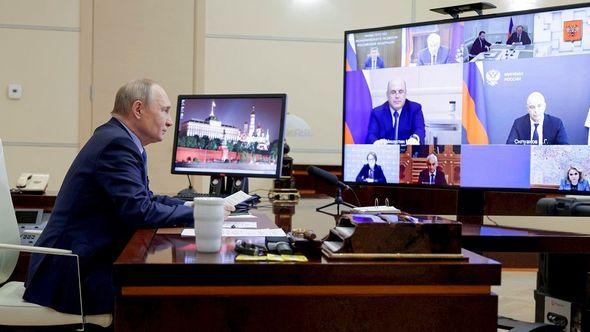 Putin za vrijeme sastanka video vezom o poplavama pogođenim regijama - Avaz