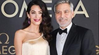 Amal Kluni zablistala u savršenom kombinezonu