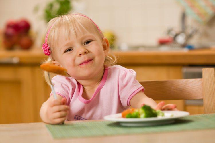 Na šta sve roditelji trebaju obratiti pažnju u prehrani djece tokom ljeta