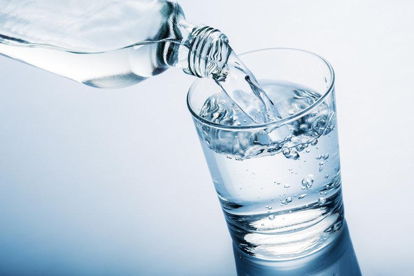 Preporučuje se da se voda ne uzima u toku obroka - Avaz