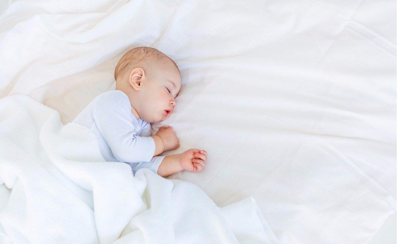 Prvih dana života beba vrijeme uglavnom provodi u snu - Avaz
