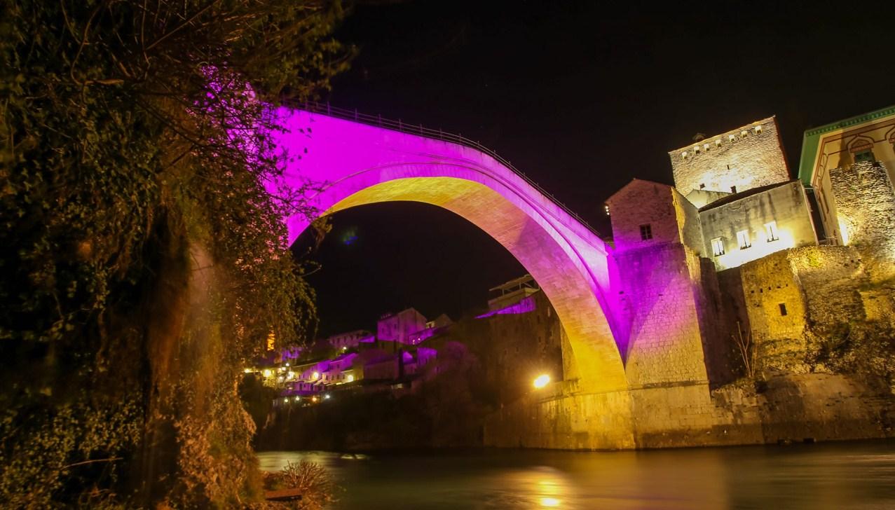 Stari most u ljubičastoj boji: Podrška oboljelima od epilepsije