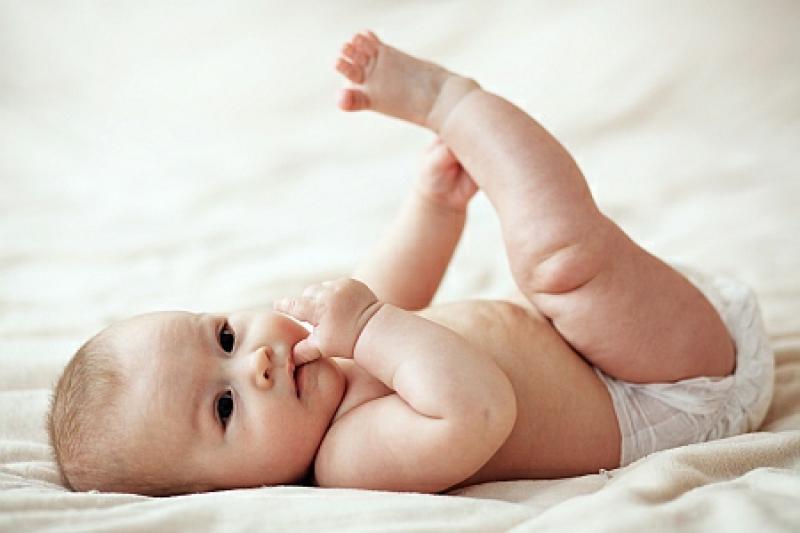 Grčevi kod bebe ne uzrokuju veće zdravstvene probleme - Avaz