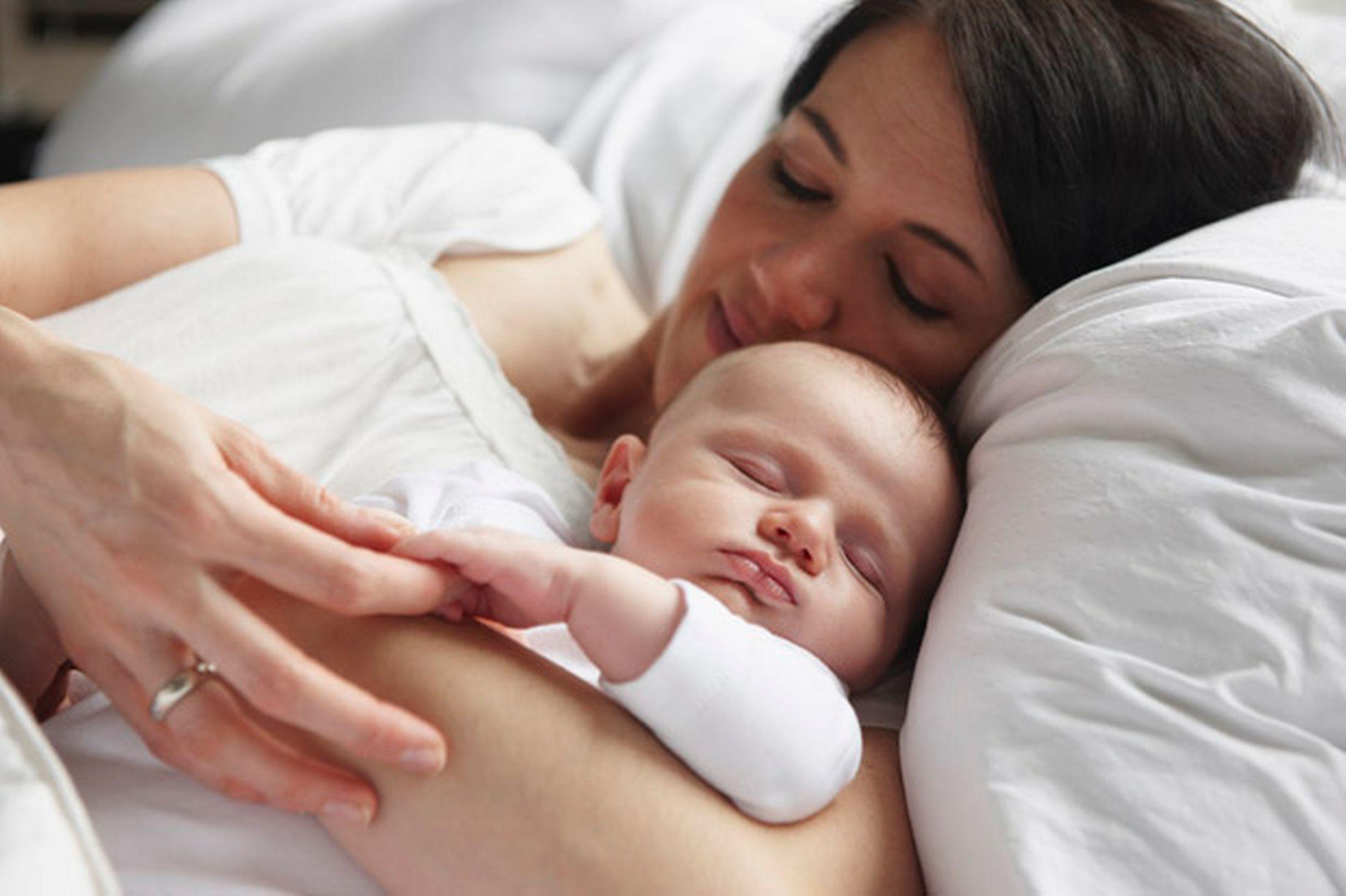 Porodilja treba spavati najmanje osam sati dnevno - Avaz