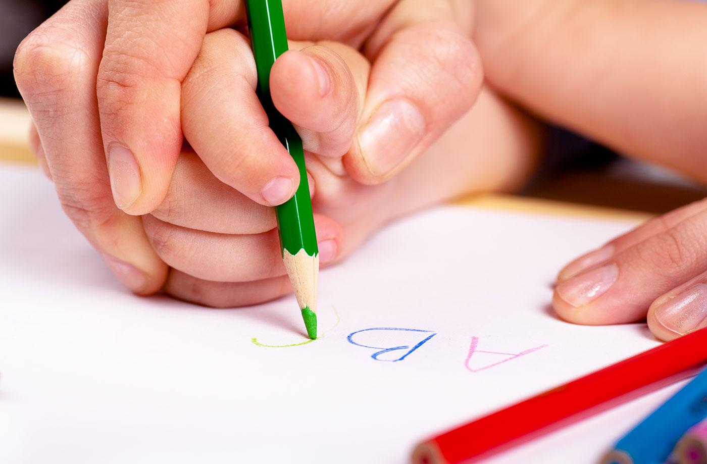 Naučite dijete da pravilno drži olovku - Avaz