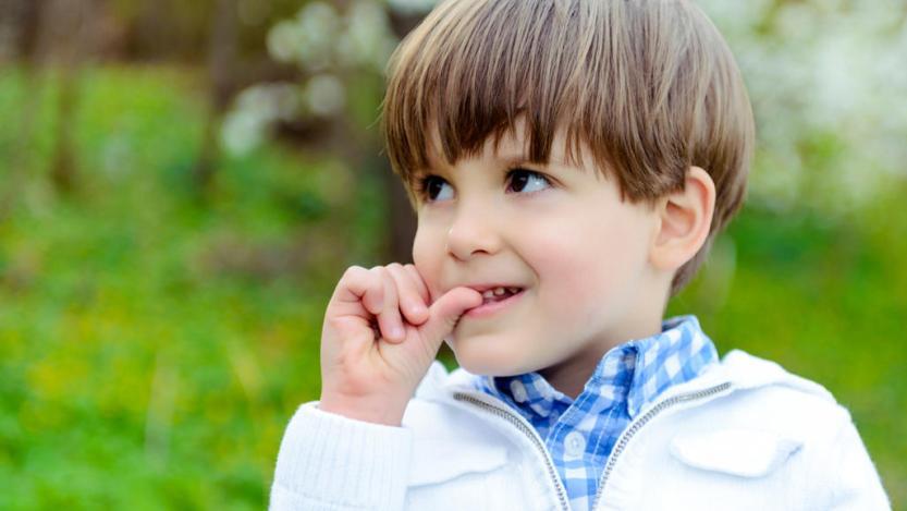Kako dijete odviknuti od grickanja noktiju