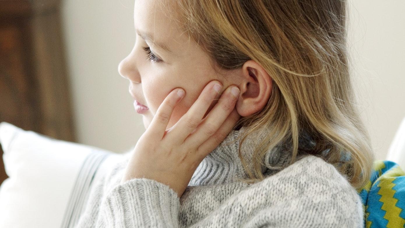 Kako prepoznati i pravilno reagirati kada dijete ima upalu uha