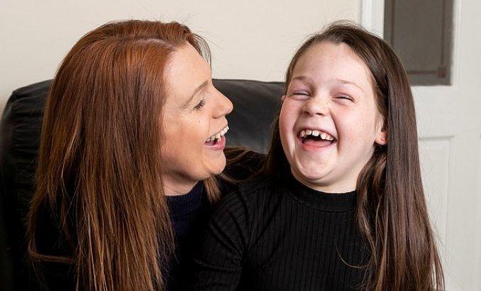 Žena je iznenada dobila napad epilepsije, a život joj je spasila njena sedmogodišnja kćerka