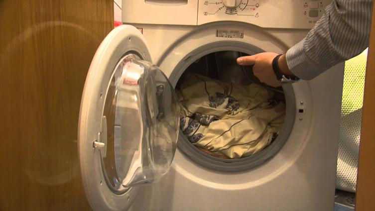 Jednostavan trik za čišćenje veš-mašine: Ostat ćete bez teksta kad vidite u kakvoj ste gadosti dosad prali odjeću