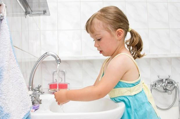 Važno je često pranje ruku vodom i sapunom najmanje 20 sekundi - Avaz