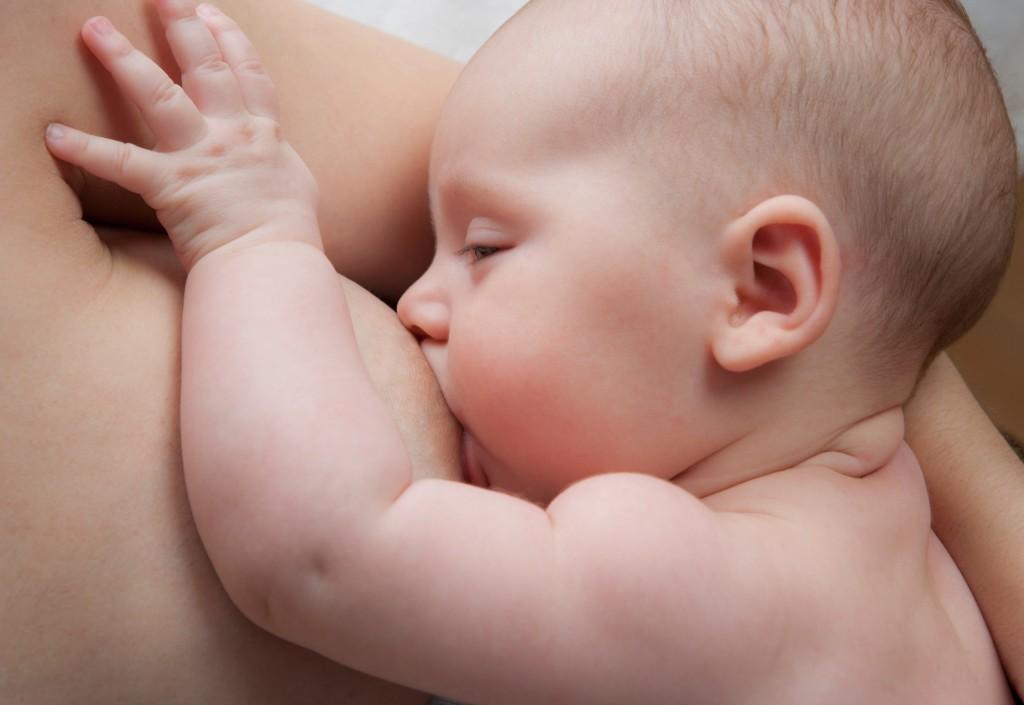 WHO preporučuje isključivo dojenje do šest mjeseci bebe - Avaz