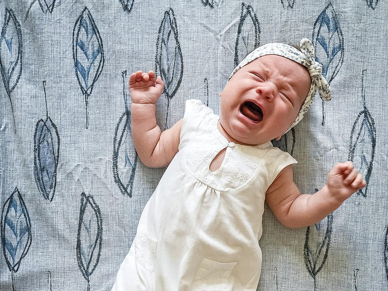 Šest uzroka zašto bebe plaču