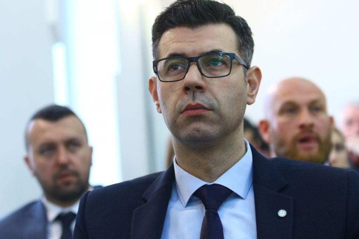 Ministar Krivić odgovorio na zastupnička pitanja vezana za novu školsku godinu