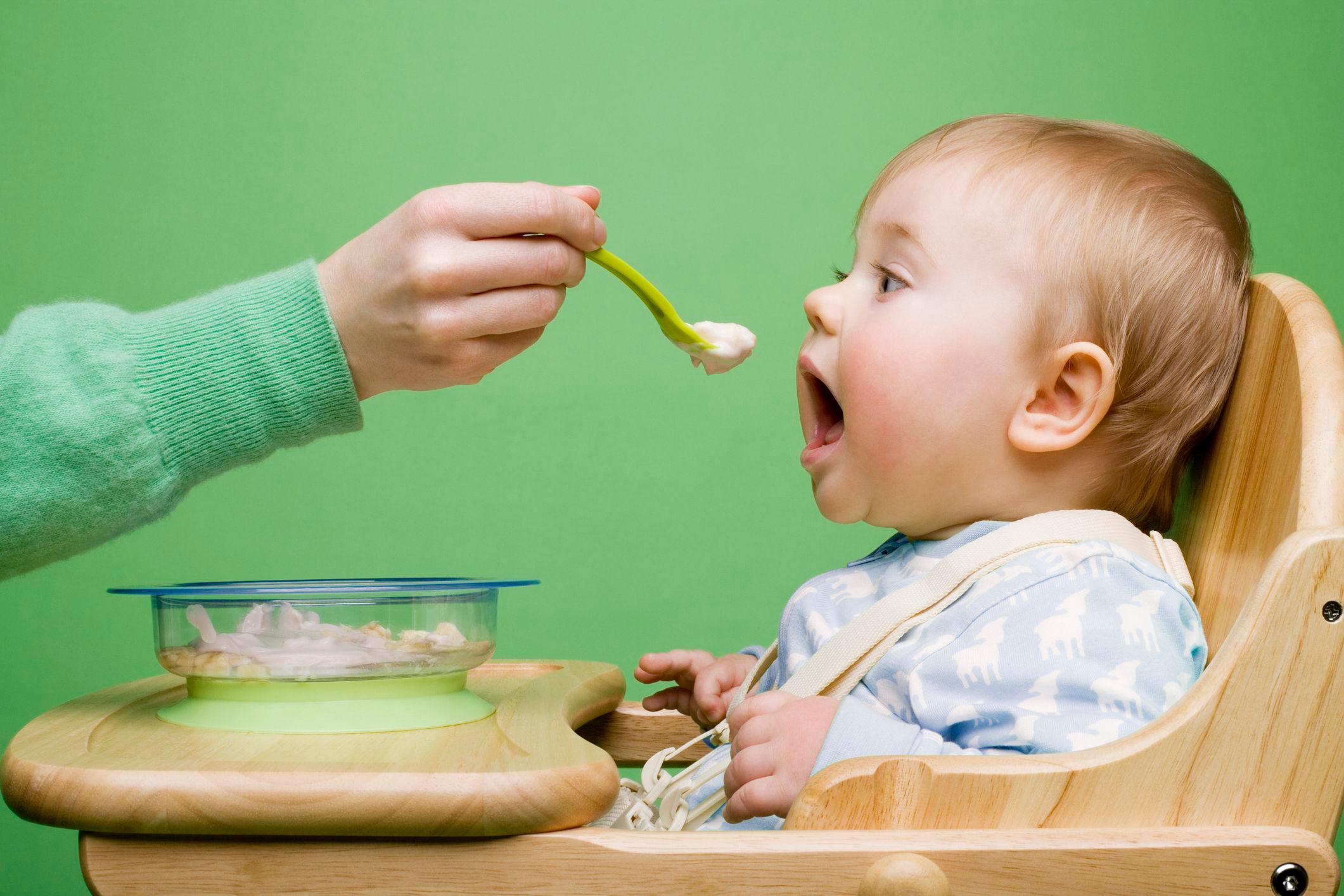 U prehranu dojenčeta treba ih uvesti između četvrtog i šestog mjeseca života - Avaz