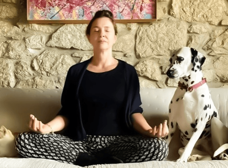Sanja Vejnović ima društvo za jogu