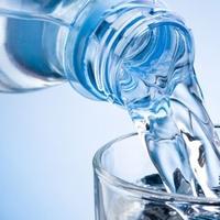 Nova studija: Koliko plastike popijemo u jednom litru flaširane vode