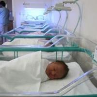 U Kantonalnoj bolnici "Dr. Irfan Ljubijankić" rođeno pet, na UKC-u Tuzla šest beba