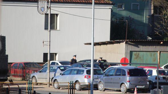 Odvijala se drama: Velika policijska potjera, uhapšena jedna osoba, zapečaćeno vozilo u krugu PS Gračanica