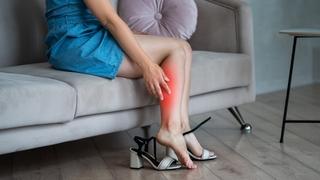 Brojni su uzroci otečenih nogu, kod žena su najčešća dva