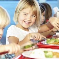Zašto je dobro da se dijete igra hranom dok jede
