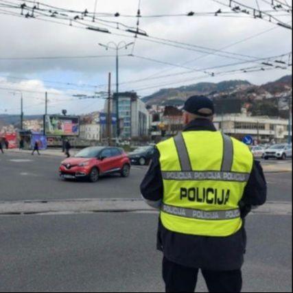 Policija u Sarajevu uručila 877 prekršajnih naloga: Iz saobraćaja isključeno devet pijanih vozača 