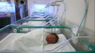 U Kantonalnoj bolnici "Dr. Irfan Ljubijankić" rođena jedna, na UKC Tuzla pet beba