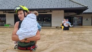 Slovenija: Vatrogasci evakuisali djecu iz vrtića koji je potpuno pod vodom