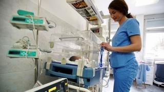 U Općoj bolnici "Prim. dr. Abdulah Nakaš" rođeno pet, na UKC Tuzla sedam beba