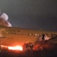 Zastrašujući snimak: Putnici u panici vrište dok bježe iz aviona koji se zapalio pri sletanju