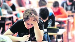 Skandal u Crnoj Gori: Odloženo eksterno testiranje iz matematike, učenici imali testove