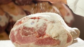 Treba li meso soliti unaprijed ili netom prije pripreme