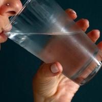 Ako pijete vodu na ovaj način, uništavate imunitet i varenje