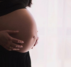 Nastaju u prvom tromjesečju i traju tokom cijele trudnoće