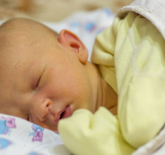 Žutica se kod novorođenčeta manifestira žutom bojom kože