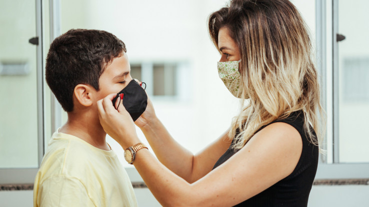 Bilo da su obavezne ili ne, insistirajte da vaše dijete nosi masku